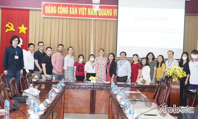 Trường ĐH Tiền Giang: Khai giảng lớp học tiếng Pháp miễn phí 