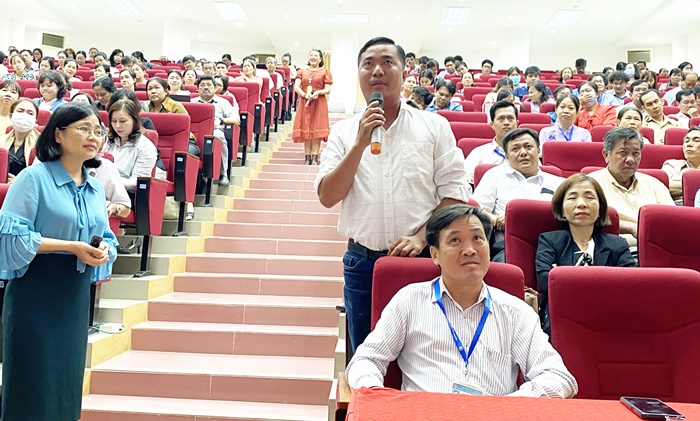 Viên chức Trường Đại học Tiền Giang tham gia học tập chính trị, chuyên môn nghiệp vụ đầu năm học 2023-2024