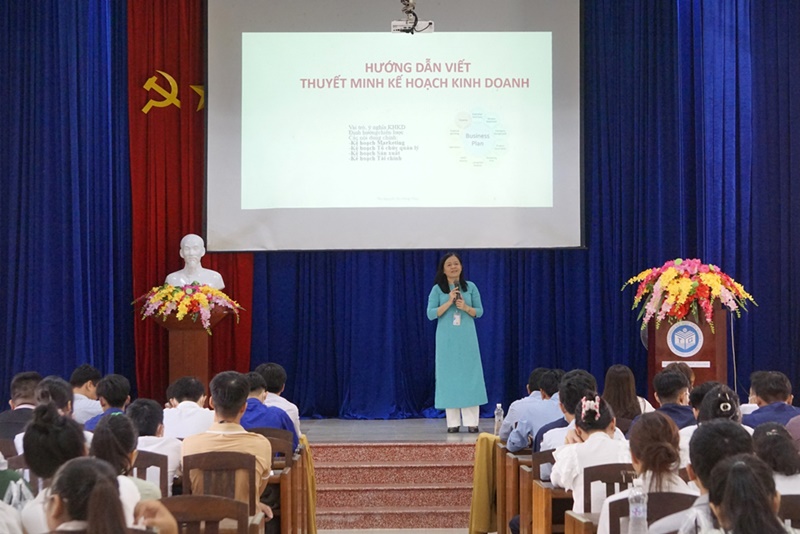 Trường Đại học Tiền Giang tổ chức khai giảng khóa đào tạo khởi nghiệp đổi mới sáng tạo dành cho hơn 100 đoàn viên, thanh niên