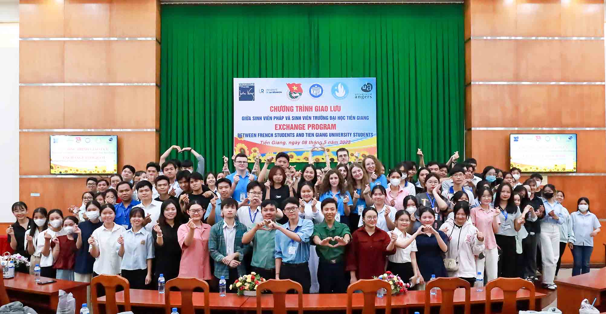 Sôi nổi chương trình giao lưu giữa sinh viên Pháp  và sinh viên Trường Đại học Tiền Giang năm 2025
