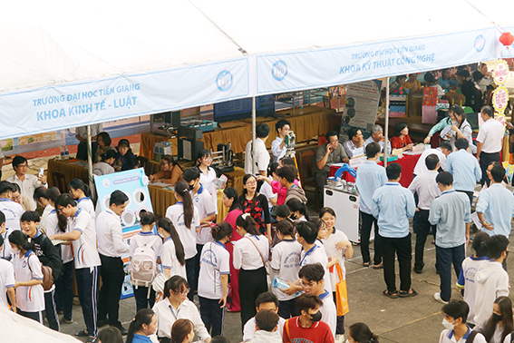 Thí sinh đăng ký xét tuyển (trực tuyến) vào Trường Đại học Tiền Giang từ ngày 16/7