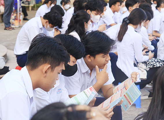 Những con số đáng chú ý trong phổ điểm thi tốt nghiệp THPT 2025