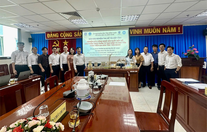 Viện Ứng dụng Công nghệ và Phát triển Bền vững NTTU nghiệm thu thành công đề tài khoa học cấp tỉnh về sản phẩm thực phẩm từ gạo VD20 với nhiều đóng góp nổi bật