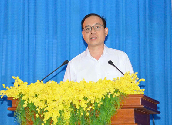 Tiến sĩ Cao Nguyên Thi cùng các ứng cử viên đại biểu Quốc hội khóa XVI tiếp xúc cử tri xã Bình Ninh, An Thạnh Thủy