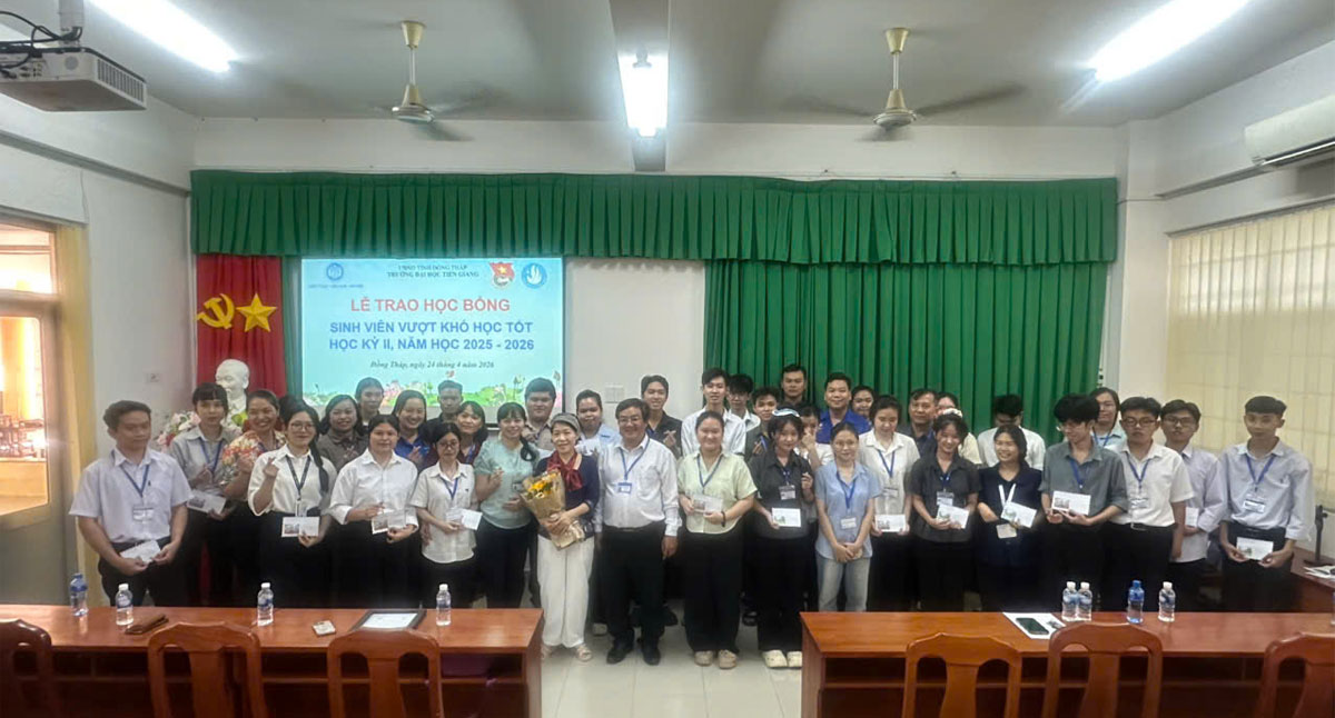 Trường Đại học Tiền Giang trao học bổng và trợ cấp cho sinh viên học kỳ 2 (2025–2026)