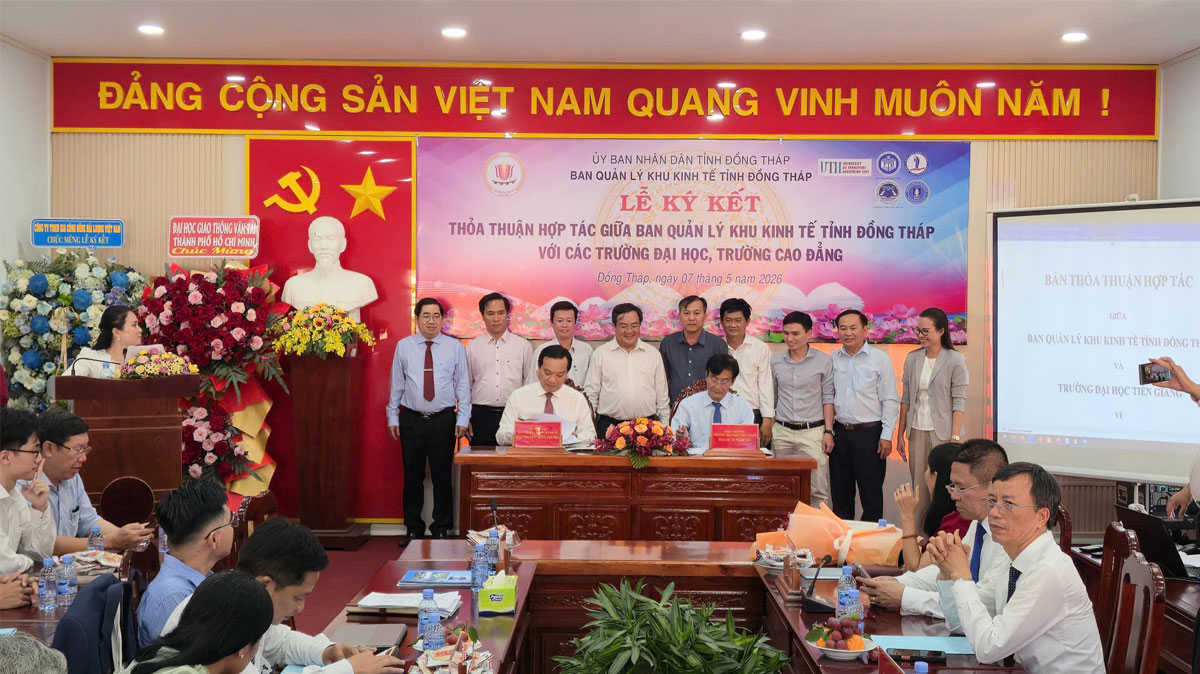 Trường ĐH Tiền Giang và Ban Quản lý Khu kinh tế tỉnh Đồng Tháp với các trường đại học, cao đẳng trên địa bàn ký kết hợp tác