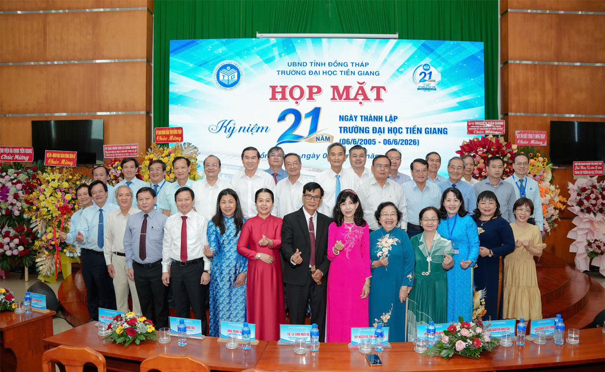 Trường Đại học Tiền Giang họp mặt kỷ niệm 21 năm thành lập và tri ân PGS.TS Võ Ngọc Hà