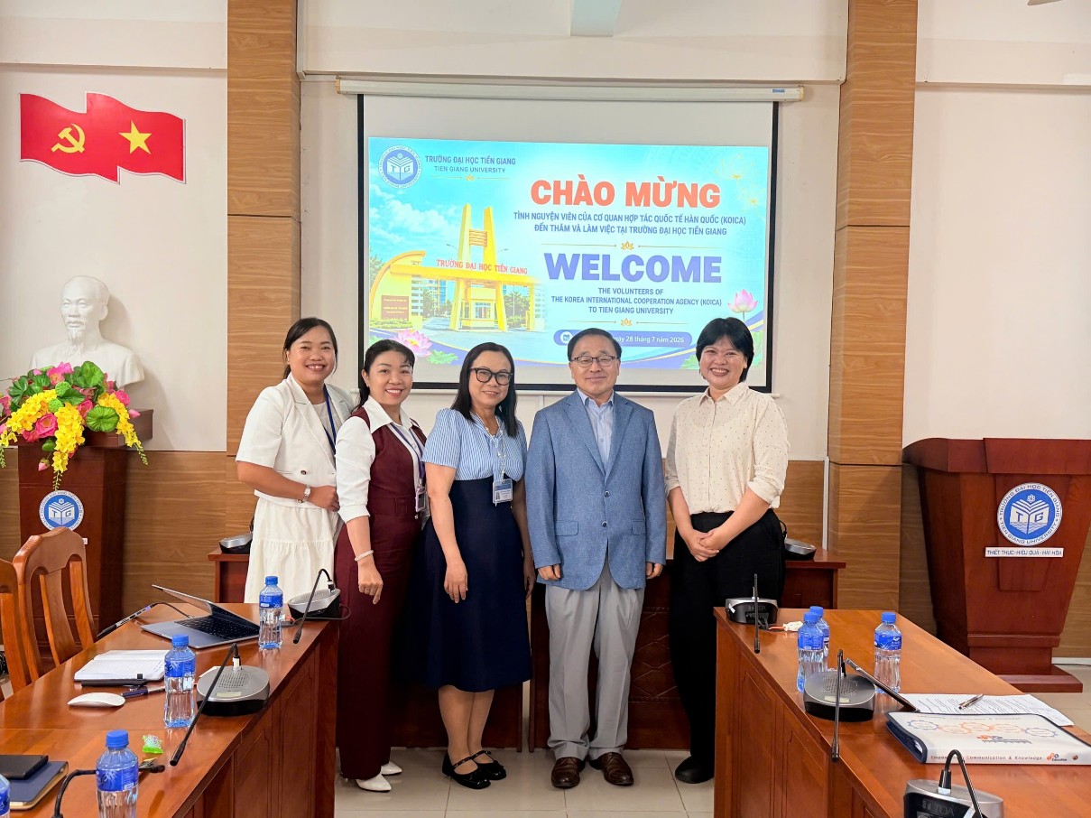 Khoa Sư phạm và Khoa học cơ bản tiếp nhận tình nguyện viên KOICA, ...