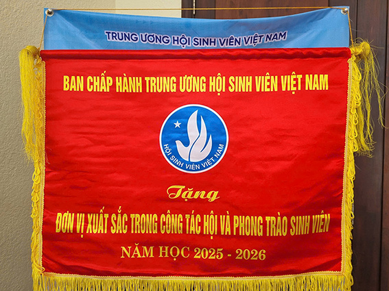 Hội sinh viên Trường Đại học Tiền Giang được tặng Cờ thi đua Đơn vị xuất sắc trong công tác Hội và phong trào sinh viên năm học 2025 – 2026