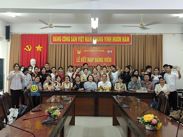 Bế mạc lớp tập huấn nâng cao kỹ năng quản lý kinh doanh và xây dựng dự án năm 2026 tại Trường Đại học Tiền Giang